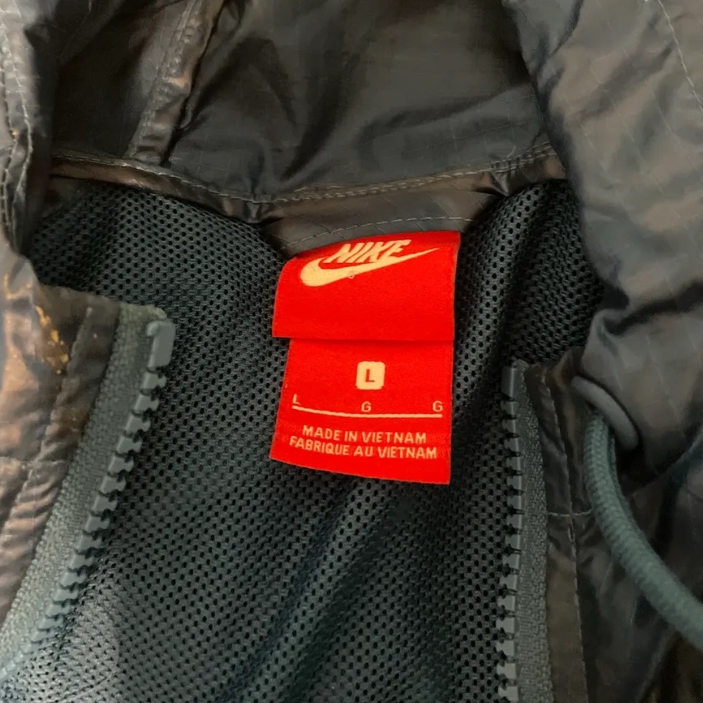 Nike Windrunner Jacket - image 3
